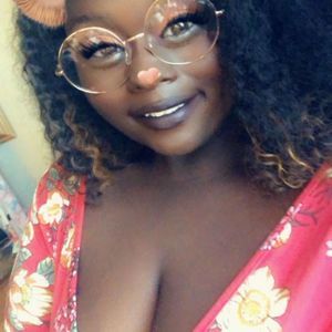 Meet your Posher, Kanesha